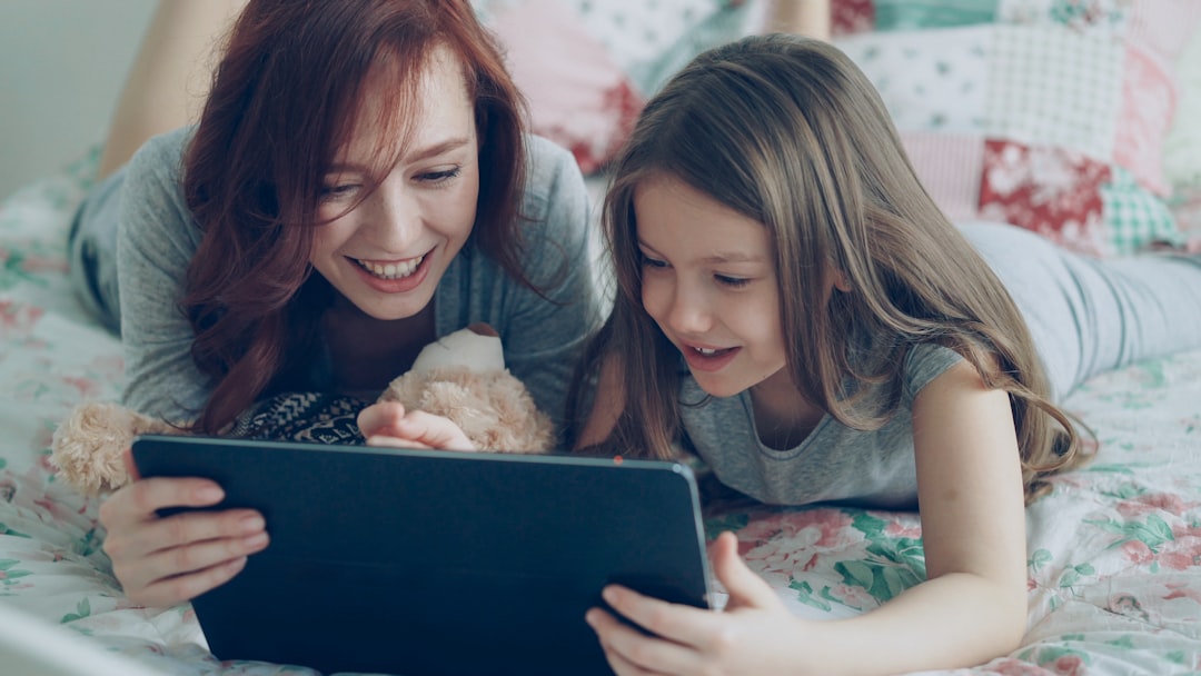Aplicativo de alfabetização que ensina leitura para todas idades